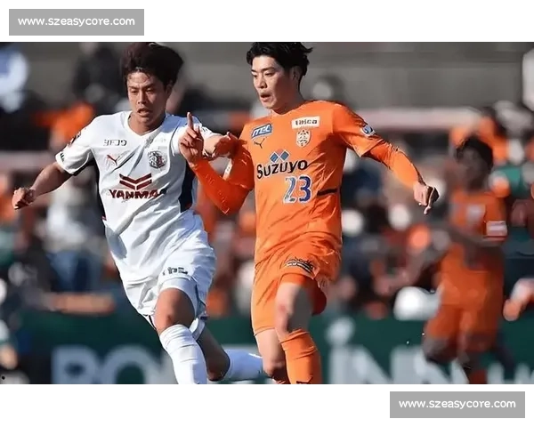 全北现代与江原对决 激烈角逐展现韩国足球精彩风采